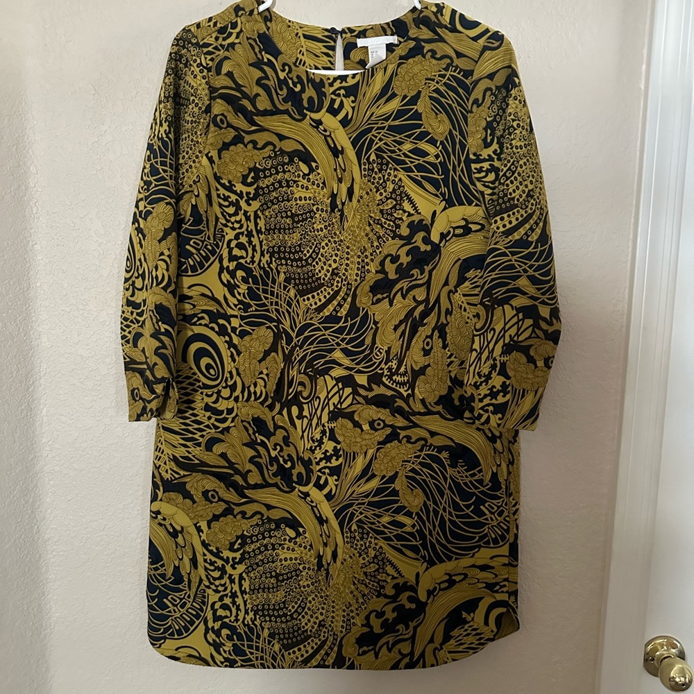 Quarter sleeve dress